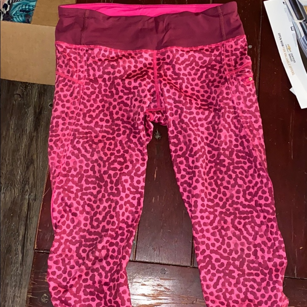EUC. Size 10 Lululemon leggings.